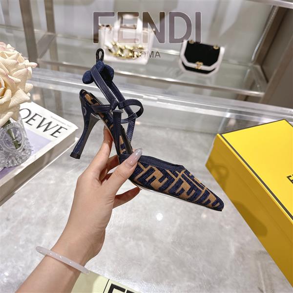 2025112818420131 210